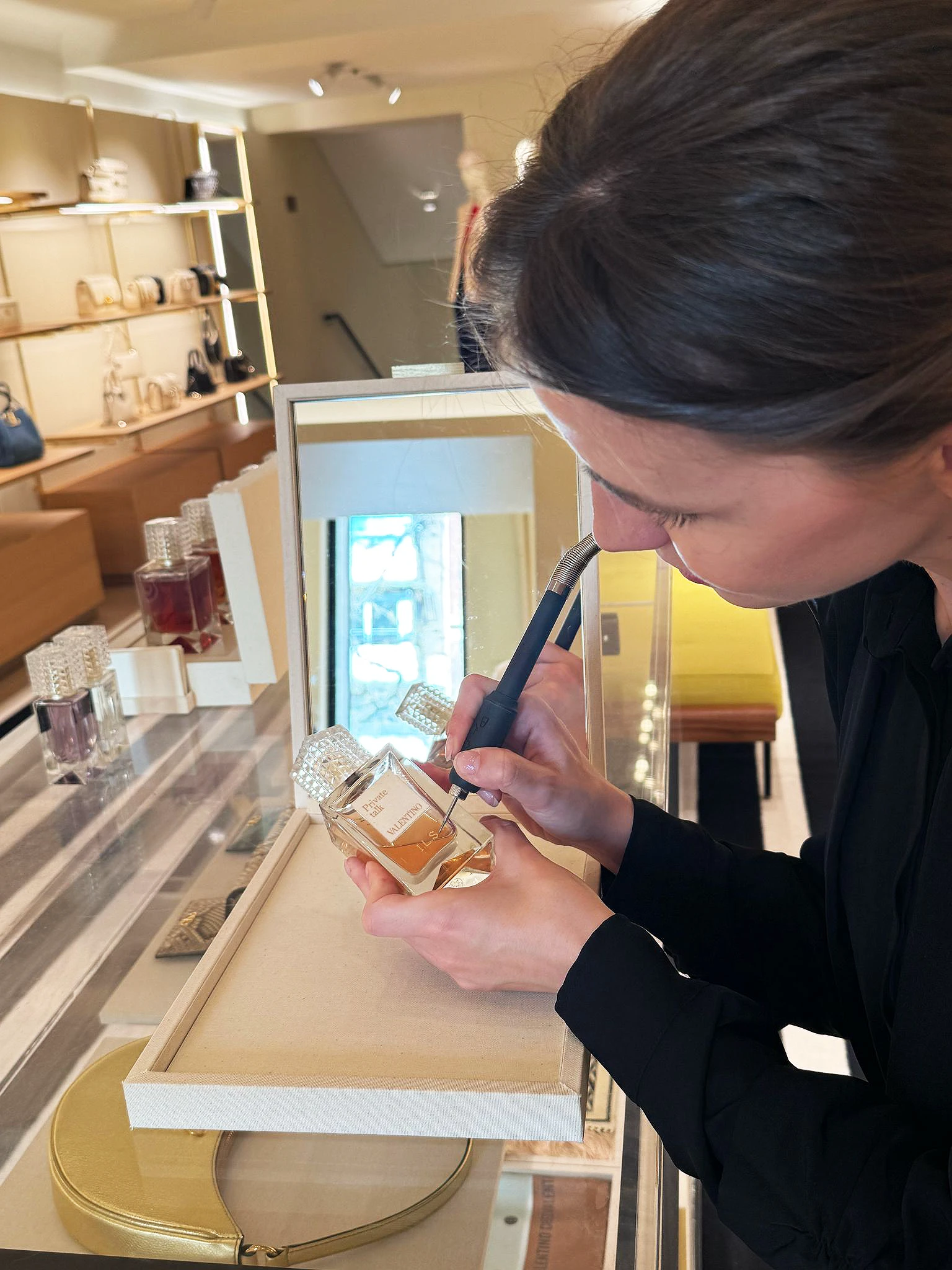 Specialized profile creating a beauty experience for Valentino in airport retail